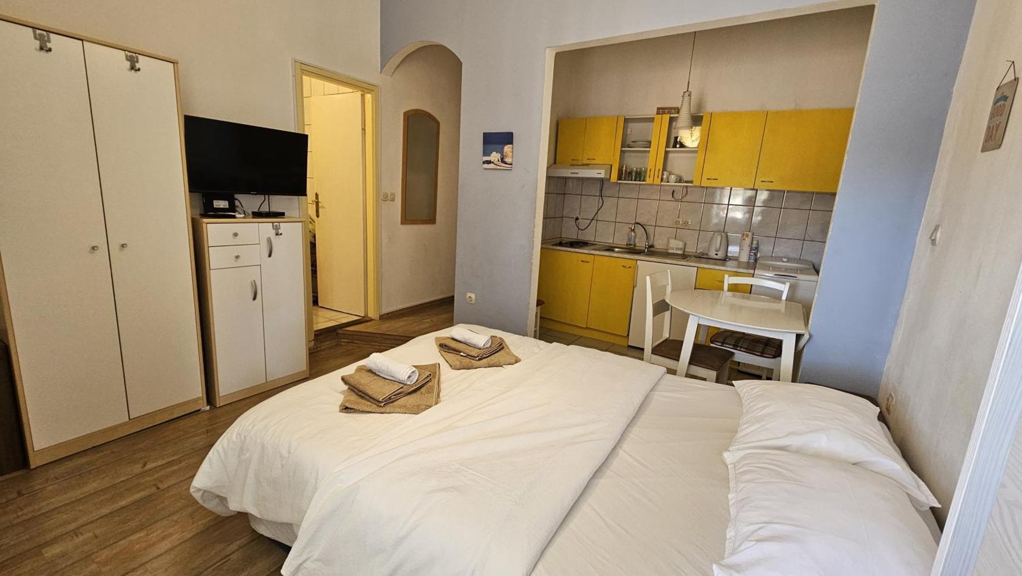Studio Apartment Kiki For 2, Near Old Town & Beach, Free Wifi Zadar Exteriör bild